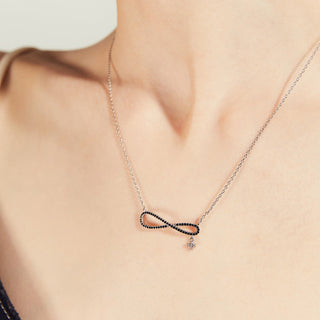 Collier symbole de l'infini