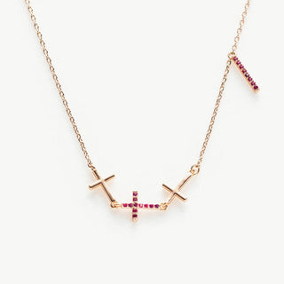 Collana a catena con croci laterali
