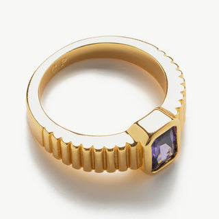 Bague en pierre précieuse carrée